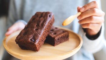 See magustoit paneb teie külalistel suu vett jooksma: õrn, aromaatne brownie, nagu Ühendriikides!